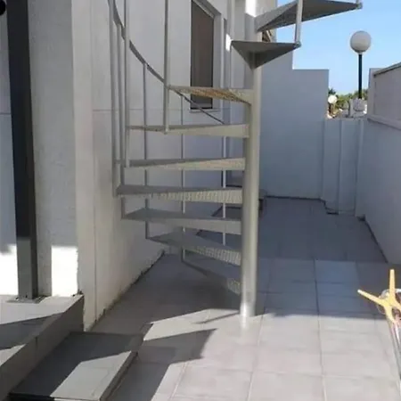 Duplex Au Calme, Proche Toutes Commodites *